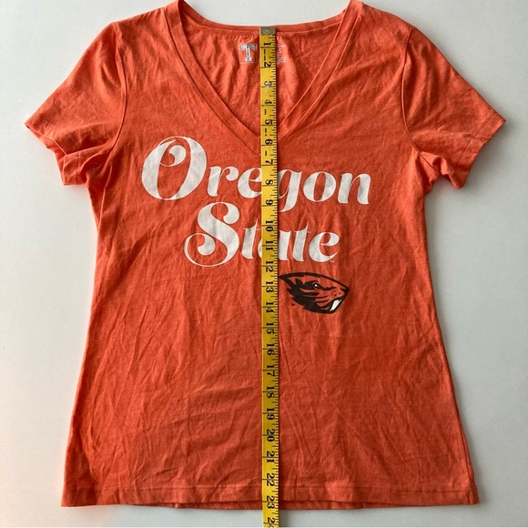 Oregon State Beavers V-Neck T-Shirt in Orange Size Small - Picture 4 of 6